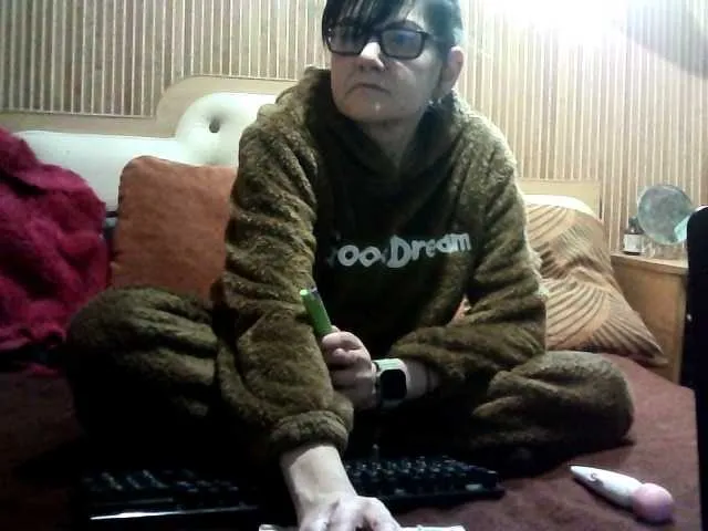 AlanaXDream — Hey guys!:) Goal- #Dance #hot #pvt #c2c #fetish #feet #roleplay Tip to add at friendlist and for requests!