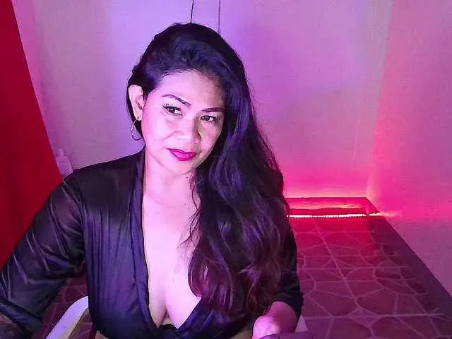 BongaCams Caramela122 is Freechat Caramela122 — What makes me horny? When you ask exactly that. Because now all I'm thinking about is what I'd do to you.