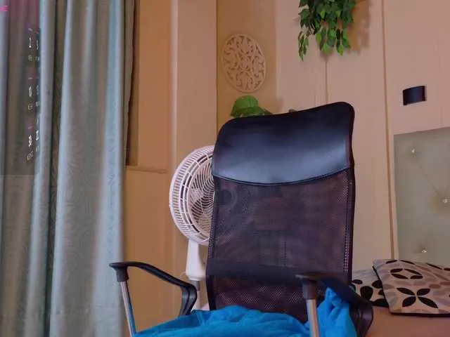 chloe-rosse — Naughty and vicious chubby girl eager for cock teasing her pussy SEX MACHINE FUCK PUSSY! FAV PATTERNS 1525120150555 #hairy #moan #chubby #pvt #squirt