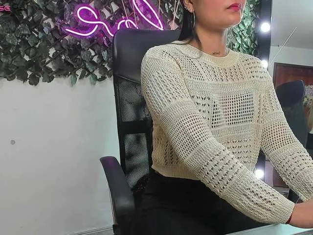 DestinyHills —  Squirt for you
 Ride Dildo Hot 
 Sucks cock delicious 
 Vibrations in my pussy hard 
 I love it the Anal 