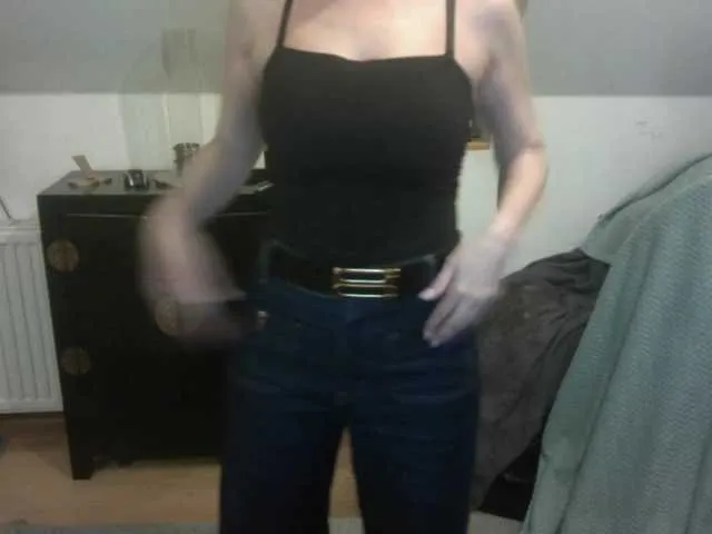 erikaboom66 — make her more horny than she allready is guys :*