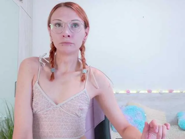 HannaXO —  What turns me on?
 Genuine compliments
 Bold ideas in private shows
 Electric chemistry and passion
 Anal shows
 Lovense toys vibrations and toy control
Pussy play