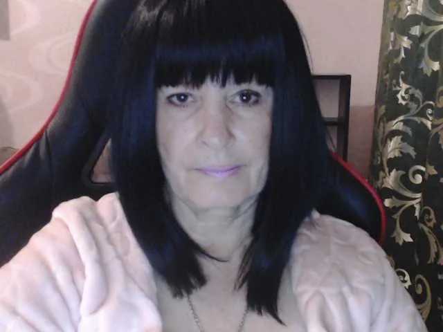 KatarinaGloss — Men who have something to offer to girl: kisses, touches, gifts