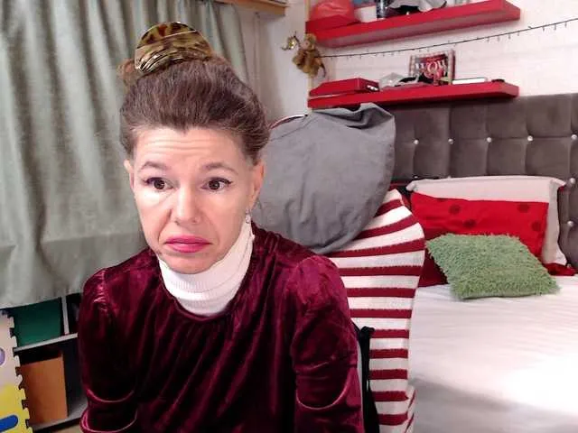 kellysurfing — please check my  profile for content since2019,full private let you record my show and save it spy and pvt has same price