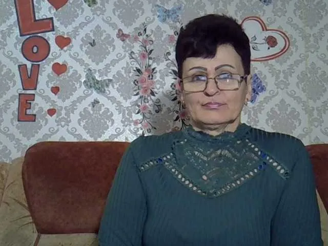 PaulaGolden — Hey guys!:) Goal-Doggy styled pose @remain  #Dance #hot #pvt #c2c #fetish #feet #roleplay Tip to add at friendlist and for requests! Remaining to the goal  @remain 