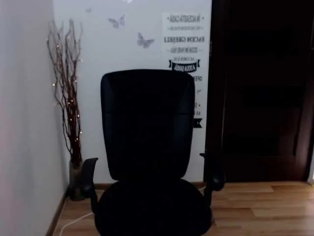 BongaCams RianaCrystal is Freechat RianaCrystal — I like dirty talk a gentleman and kind man looking to please me