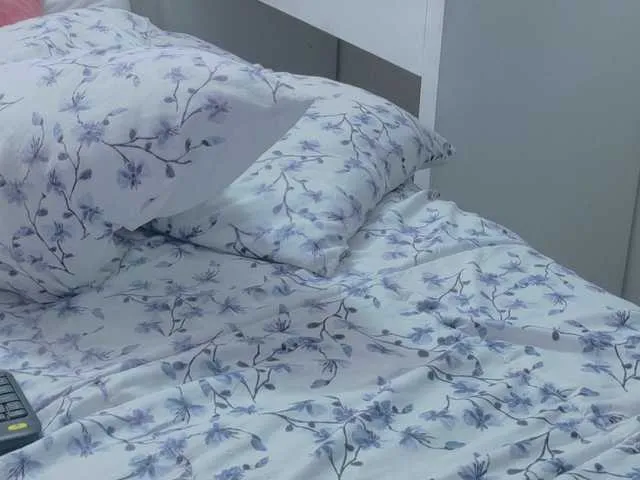 SAM-AND-LISA- — I'm turned on by naughty conversations where you make me feel desired and at the same time fill me with pleasure by making my pussy vibrate! 