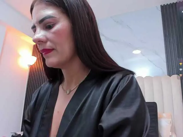 Samantha-Claus — I adore people who crave new experiences --- especially those unafraid of the kind of fun I can unleash in a private show.
If you dare to explore, I promise... it won't be just a show --- it'll be a memory burned into your body 