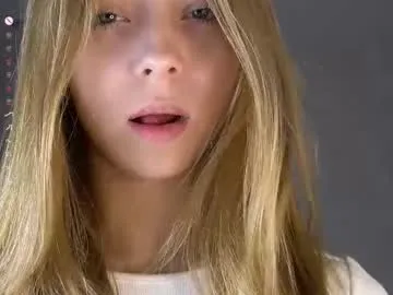 annettaregino — take off my bra   Hello, my name is Eva,I'm still too shy for privates, sorry!!! #teen #shy  #18 #natural #new [0 tokens remaining]