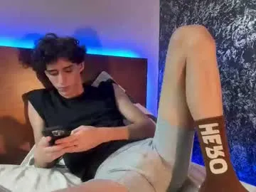 azulyfucsia — I'm back guys    CUM SHOW     #showcum #bigcock #latino #feet #skinny    [1010 tokens remaining]