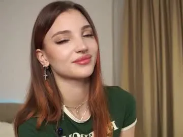 beckymadsons —  Let's make 40000+ TODAY! I'm a #teen #18, #new #shy here, but already the best #bigass on CB  - Goal: rub my clit and make my pussy so wet  [948 tokens left]