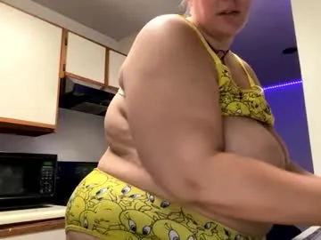 bigoltittycomittee — #bigtits #bigass  #thick #bbw #pawg #feeder