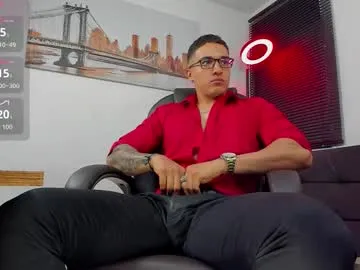 dash_bukoski — Cumshow when goal is reached. #bigcock #lovense #feet #muscle #findom [628 tokens remaining]