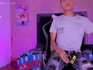 dilam_alfonzo — GOAL: SHOOOWWW CUMMMM [797 tokens remaining] Welcome to my room! #lovense #bigcock #femboy #18 #cum