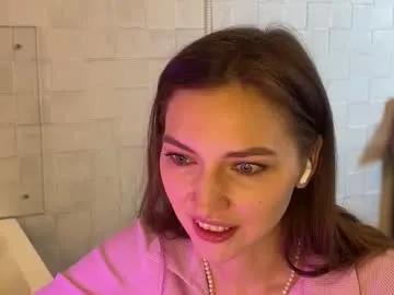 ef_fy — make me smile^^ it's my 5th day here #new #18 #teen #young #bigass [15 tokens remaining]