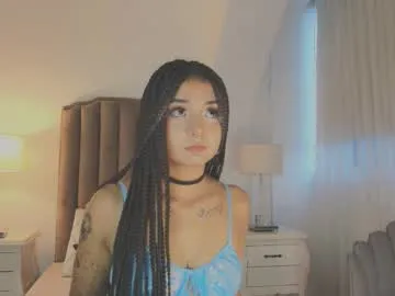 emma_torres__