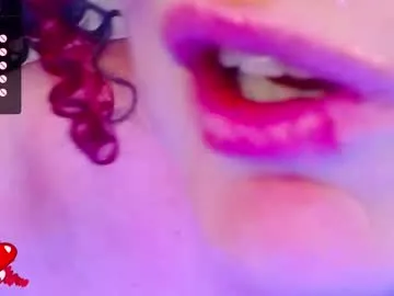 Freechat hotzlata on Chaturbate