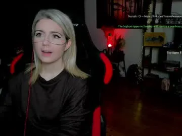 kimilee22 — Goal: Last tipper gets 5 Videos <3 Never ending 2 tokens challenge <3 All Videos 2 Tokens ! Last tipper gets 5 Videos #german #lovense #english #cozy #blonde #gamergirl  [157 tokens left]