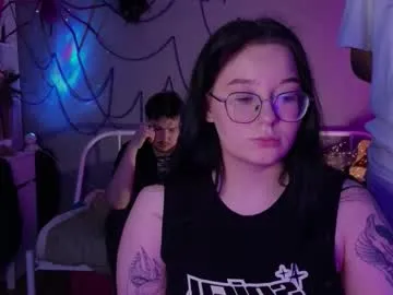 lady_lucky_love — SUCKING YOUR FINGER [85 tokens left] #bigboobs #couple #natural #lesbian #teen