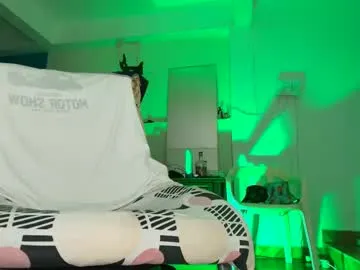 lobo_cockk — #selfsuck #monstercock #bigcock #smoke #bbc [990 tokens remaining]