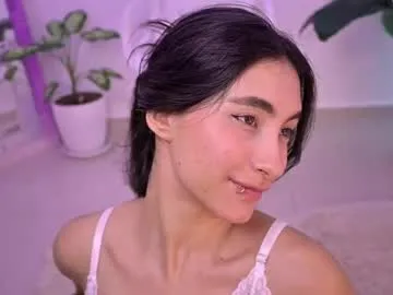 mavii__ — Come to explore my body  Goal: Ass close up and sexy massage  #18 #latina #asian #natural #lovense