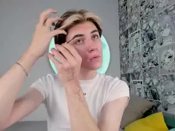 oliver_starboy — GOAL: SUCK FINGERS + SALIVA  [19 tokens remaining] Welcome to my room! #gay #cum #feet #18 #bigcock