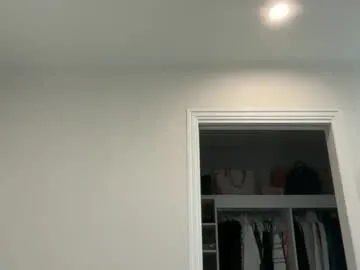 oliviabrookess — chill w me #aussie #bigass #bigboobs #natural