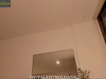 roldansvalery — It's my birthday! :) #lovense #bigboobs #tease #curvy #latina Goal #1/5   59:31 Left