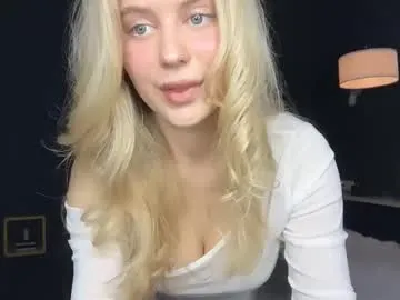 skyeveil — GOAL: Show my under boobs  [115 tokens remaining] Welcome to my room! #feet #blonde #shy #18 #new