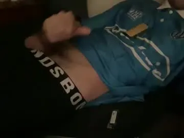 thickuncutaussie777 — Freechat on Chaturbate