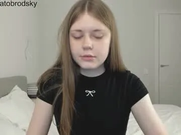 yamatobrodsky1 — Goal: cum in public #cum #trans #shy #feet #bigcock