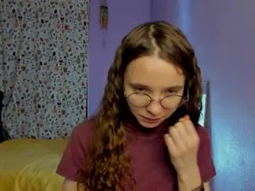 your_leslie — Change outfit [54 tokens left] Welcome to my room PM 5 tok #petite #young #feet #teen #cute