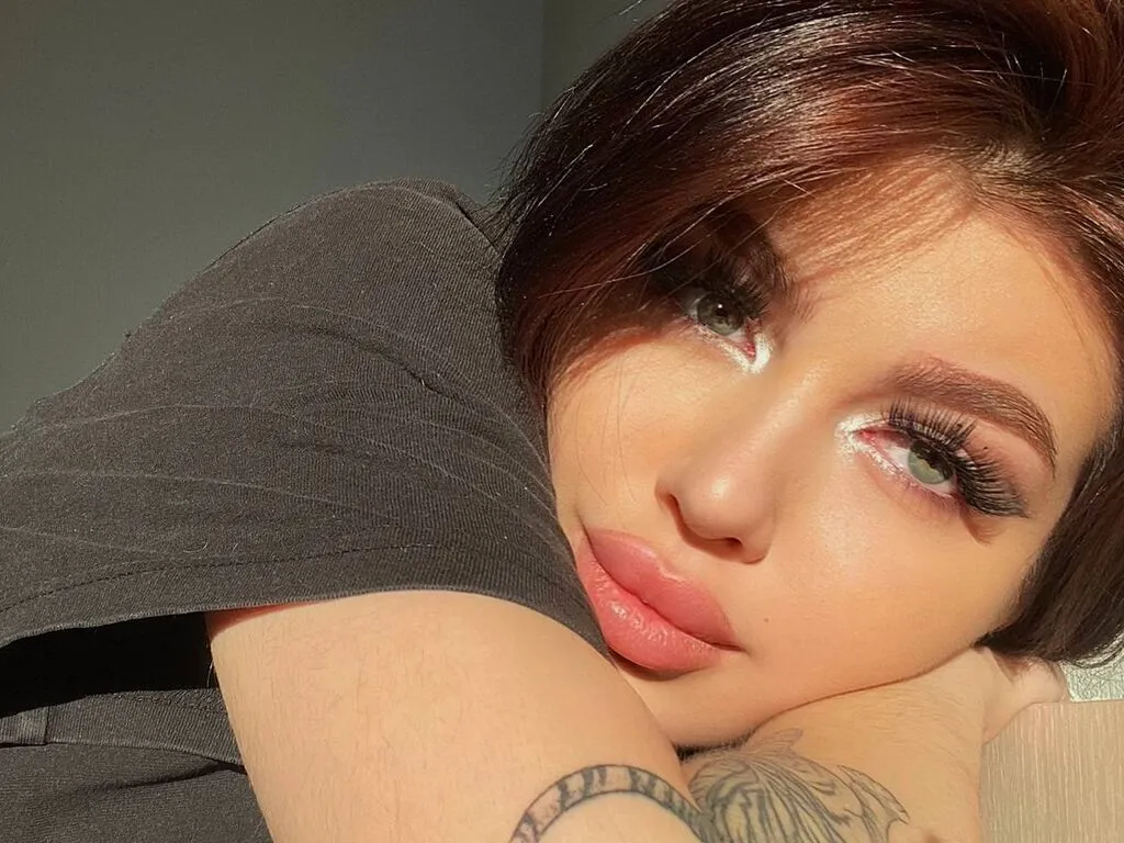 KarolinaKaren — * Going to the gym 
* Meeting new people 
* Deep & fun conversations 
* Music & good vibes 
* Feeling confident and feminine 