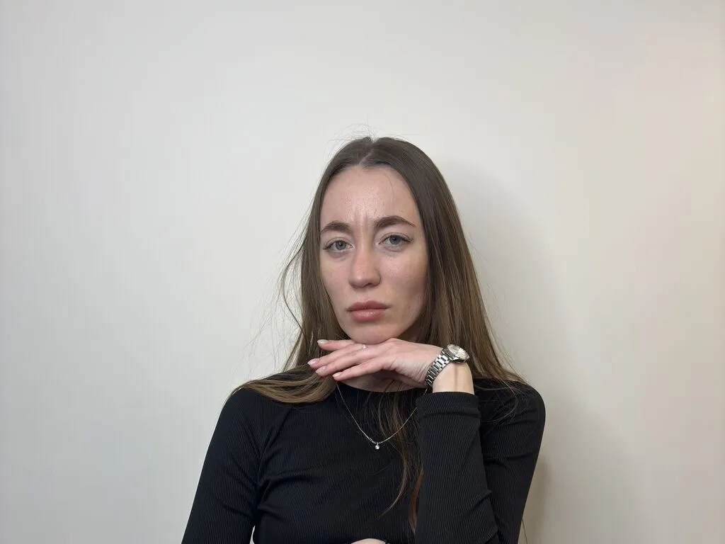 LolaFelizardo — like to meet new people, spend time with friends and family, try something new
