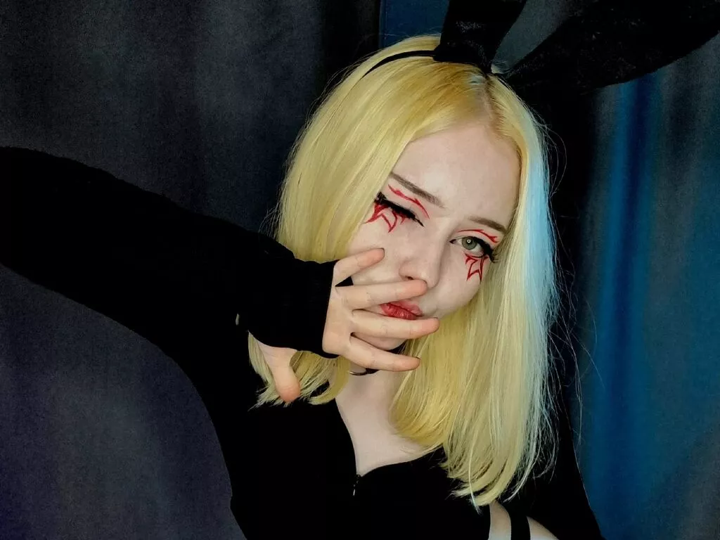 LynneAleck — I love tea, anime, talk about games and series, I prefer to spend time in an interesting conversation, of course we can touch on various topics that are interesting to you, about the poses, for example.