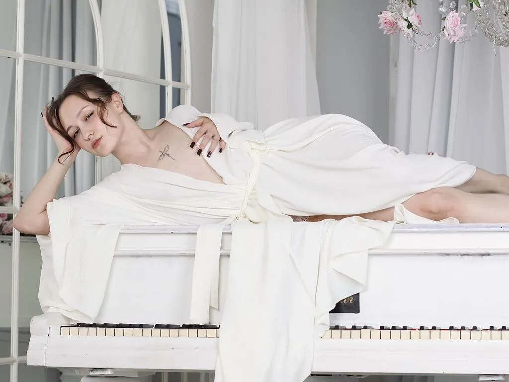 SelinDeLaRosa — I am the embodiment of luxury and desire. Silky sheets, the scent of perfume, the fire in my eyes---everything about me is designed to drive you crazy. I'm not just beautiful---I'm the kind of woman people dream about and don't forget. Want to find...