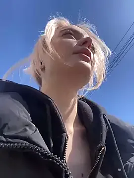 aka_Blonde on StripChat