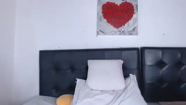 Amara_Red on StripChat