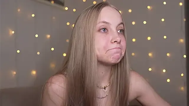 Appr0ved_ on StripChat