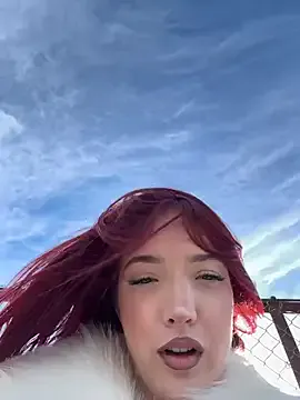 Daddyslut2_0 — Tolgo mutandine le metto sullo specchiet