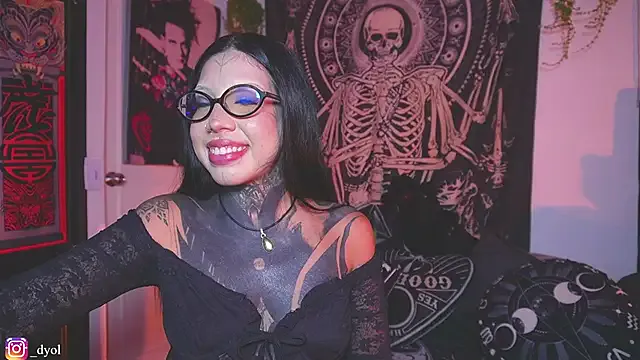 Dalia_Vorhees — Saliva in boobs and nipple clamps