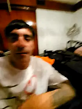 Elnonoykeila77 — boobs out