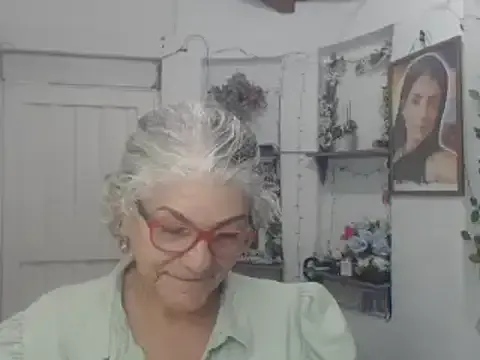 FunnyGrandma — Freechat on StripChat