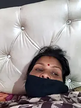 Indian-couple2025 on StripChat