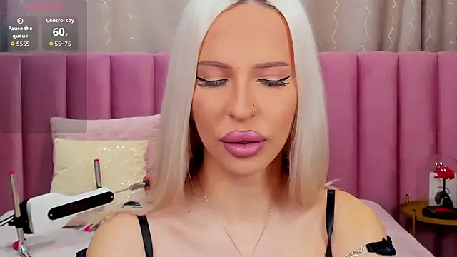 StripChat KailaCrystall is Freechat KailaCrystall — FUCK MACHINE TIME