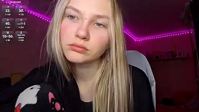 KarinRobertson — play with my pussy on my knees)