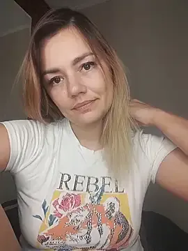 StripChat KrissSexi is Freechat KrissSexi — Naked