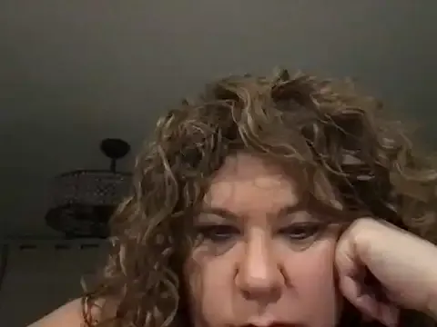 lilwilogurl — just a girl dancing in her bedroom