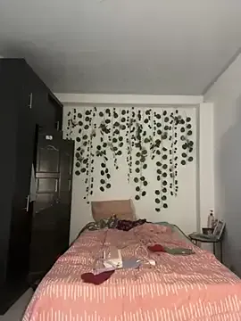 StripChat LiLy_kIndly is Freechat LiLy_kIndly — Play with dildo