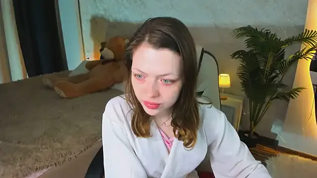 Lunar_Lily — smooches to cam